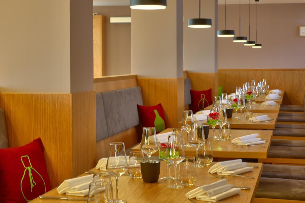 Vogelsburg Hotel Escherndorf Ngoại thất bức ảnh