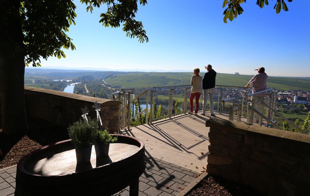 Vogelsburg Hotel Escherndorf Ngoại thất bức ảnh